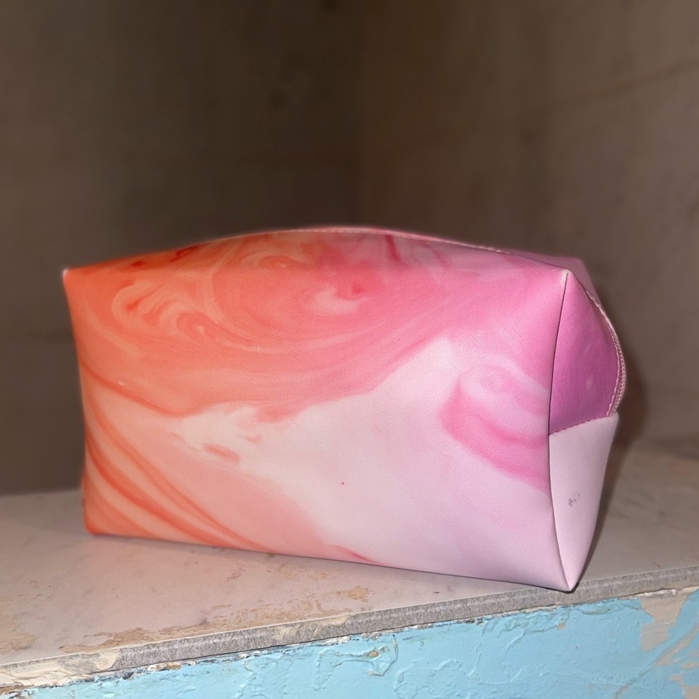 NWOT ULTA BEAUTY MAKEUP BAG - Picture 2 of 2